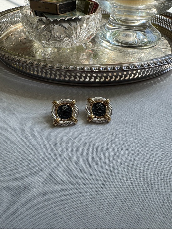 Erwin Pearl Jewelry - Vintage Erwin Pearl two-tone earrings